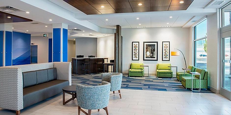 Holiday Inn Express & Suites - Brandon By Ihg المظهر الخارجي الصورة
