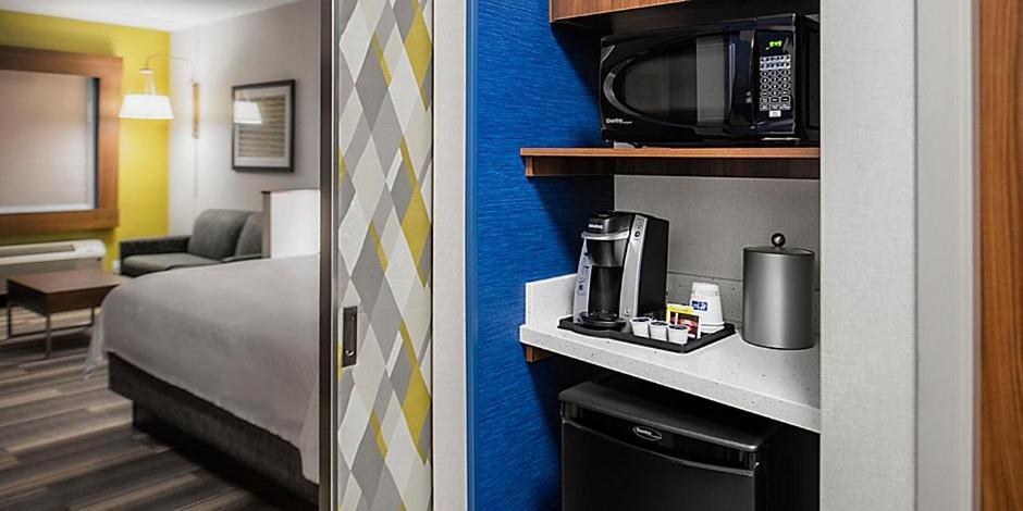 Holiday Inn Express & Suites - Brandon By Ihg المظهر الخارجي الصورة