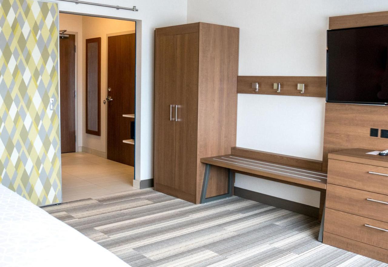 Holiday Inn Express & Suites - Brandon By Ihg المظهر الخارجي الصورة