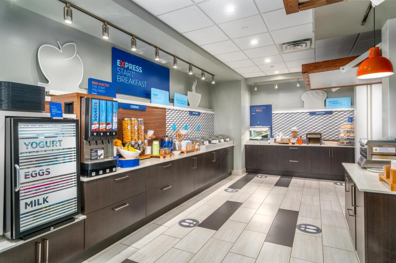 Holiday Inn Express & Suites - Brandon By Ihg المظهر الخارجي الصورة