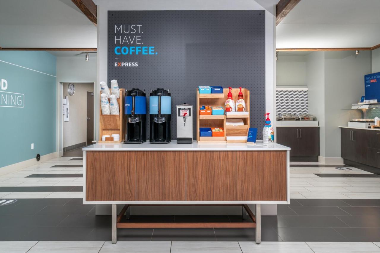 Holiday Inn Express & Suites - Brandon By Ihg المظهر الخارجي الصورة
