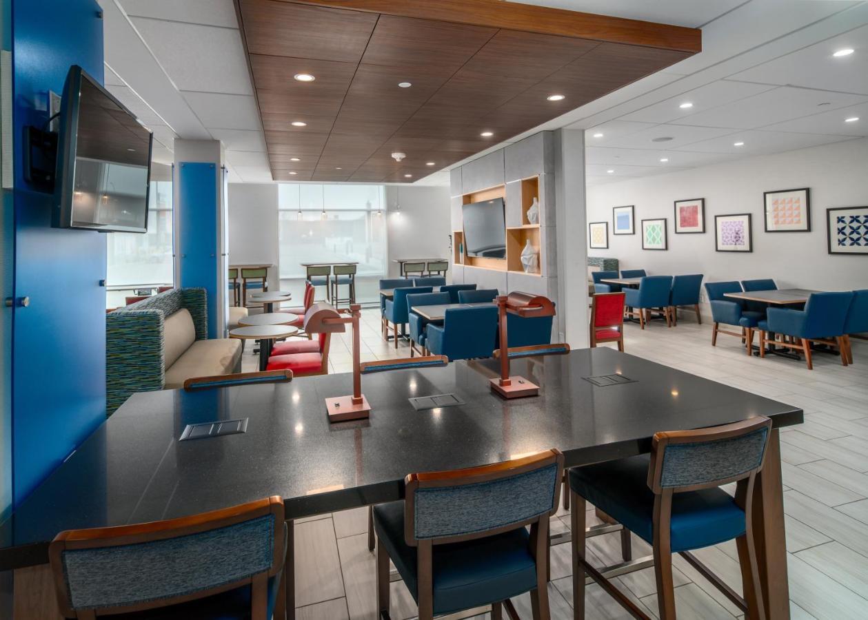 Holiday Inn Express & Suites - Brandon By Ihg المظهر الخارجي الصورة