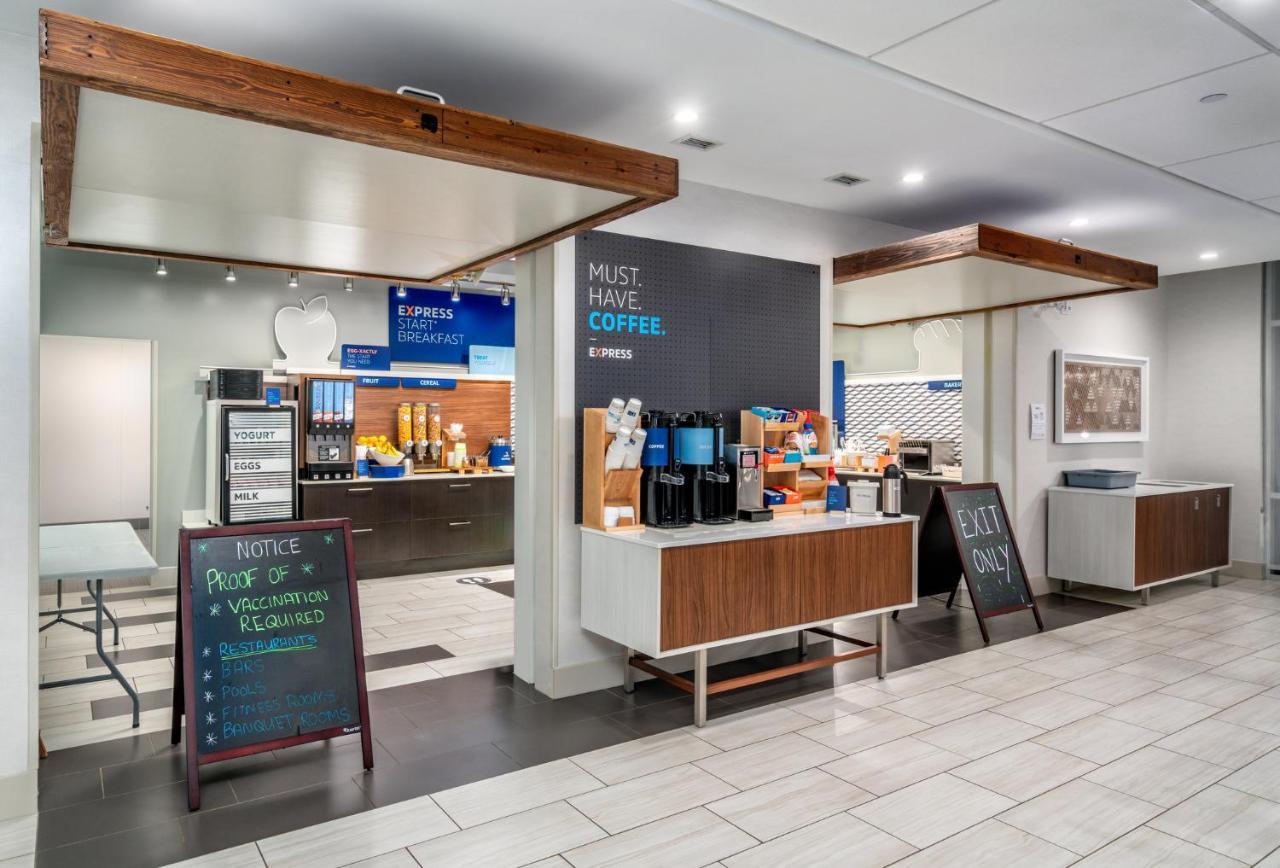 Holiday Inn Express & Suites - Brandon By Ihg المظهر الخارجي الصورة