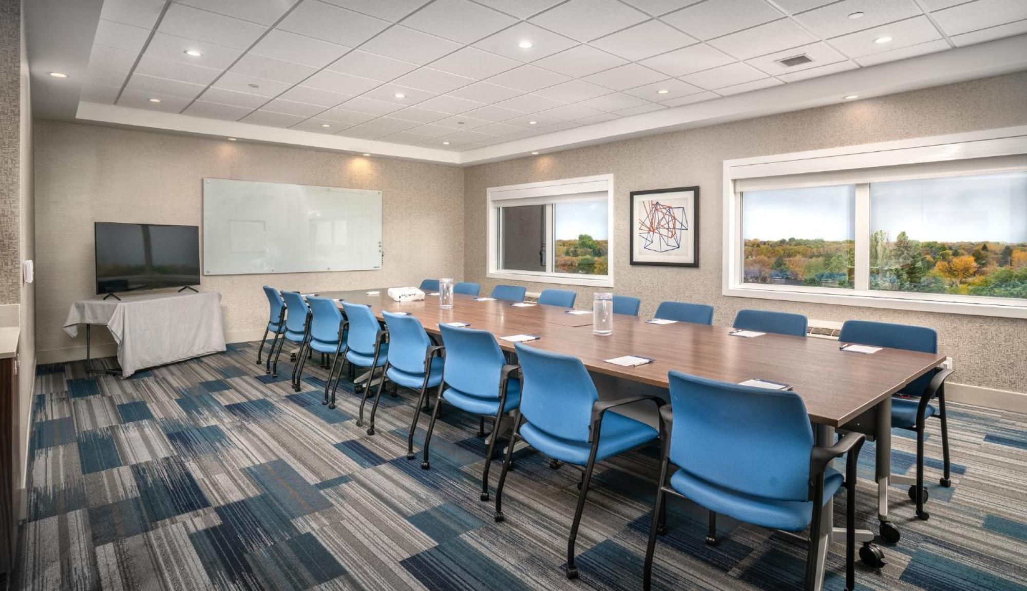 Holiday Inn Express & Suites - Brandon By Ihg المظهر الخارجي الصورة